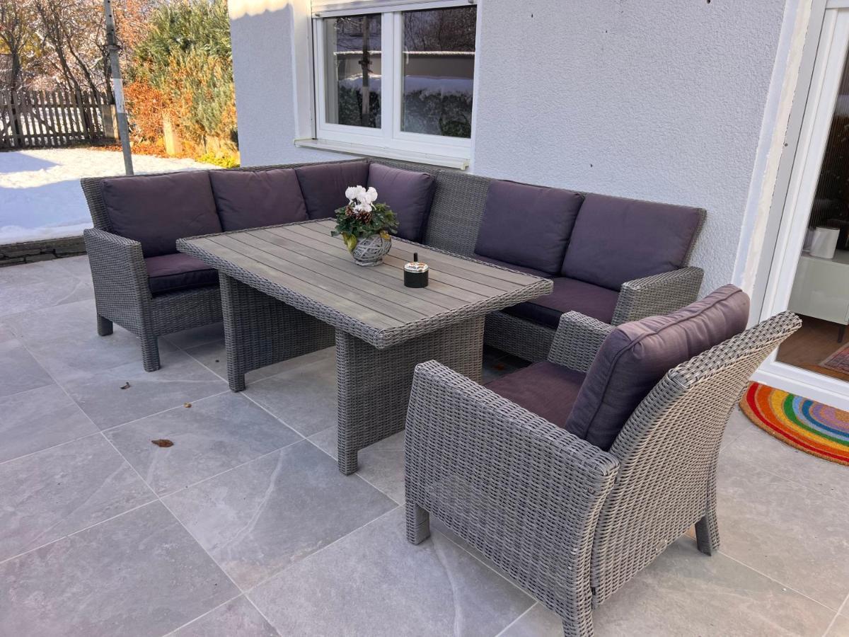 Ferienwohnung Imzaro: Erdgeschoss, 2 Schlafzimmer Plus Schlafsofa, Eigener Eingang, Grosse Terrasse Mit Garten! Spittal an der Drau-i járás Kültér fotó